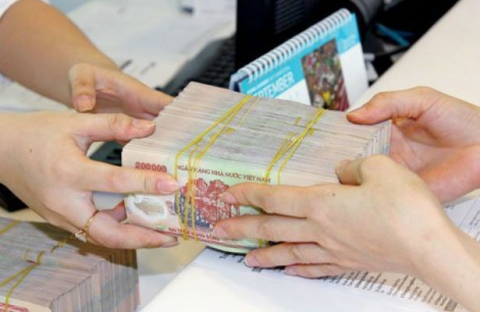 Vay 100 triệu trong 1 năm